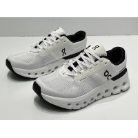 On Cloudrunner 2 White Black